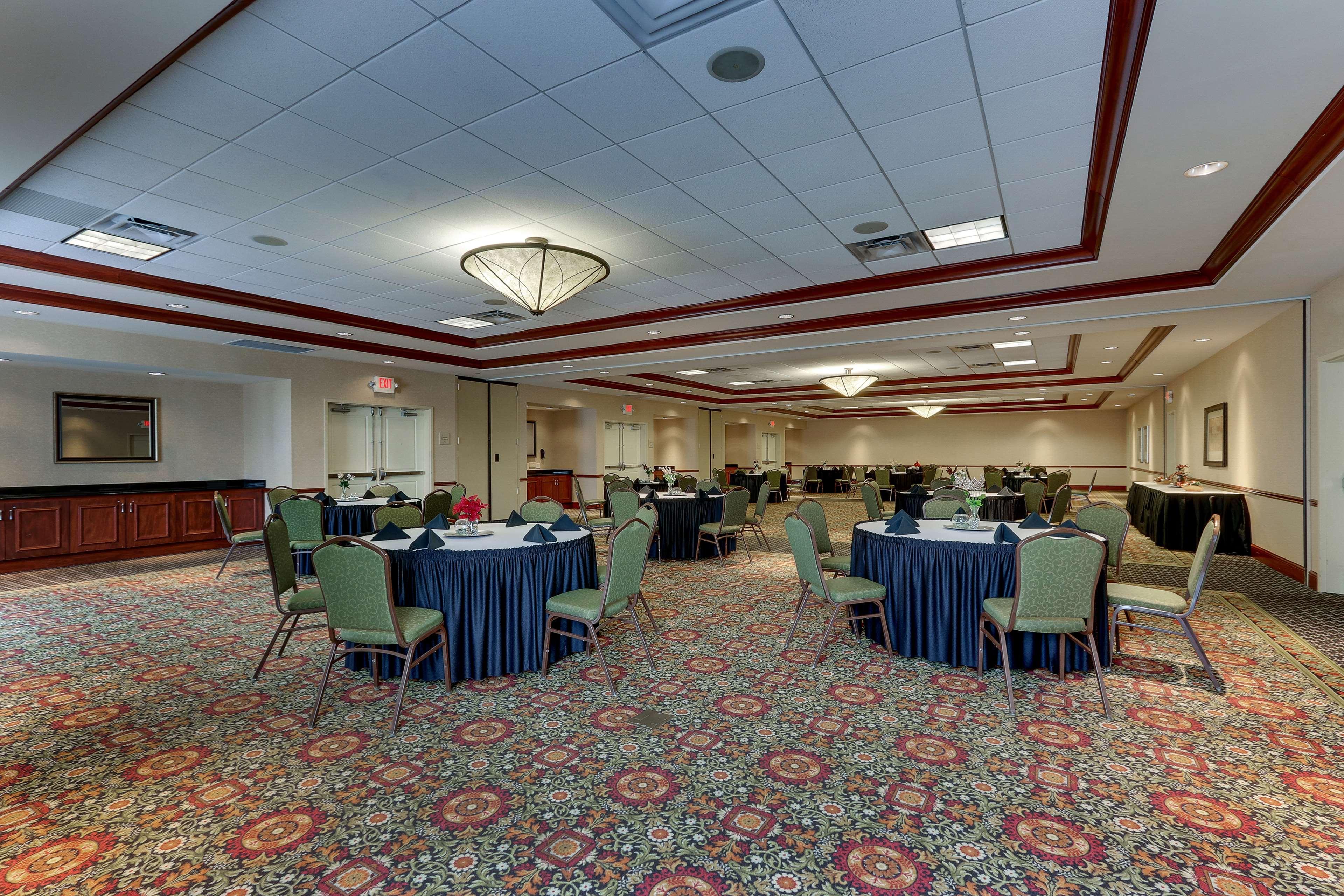 Hilton Garden Indianapolis Airport 3*